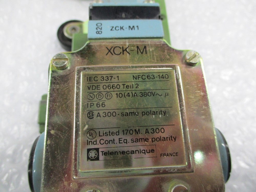 TELEMECANIQUE XCKM LIMIT SWITCH NSNP