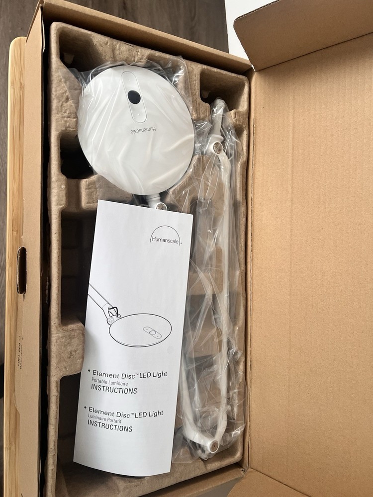 Humanscale Disc Task Light W/tech Charging base- White open-box, New