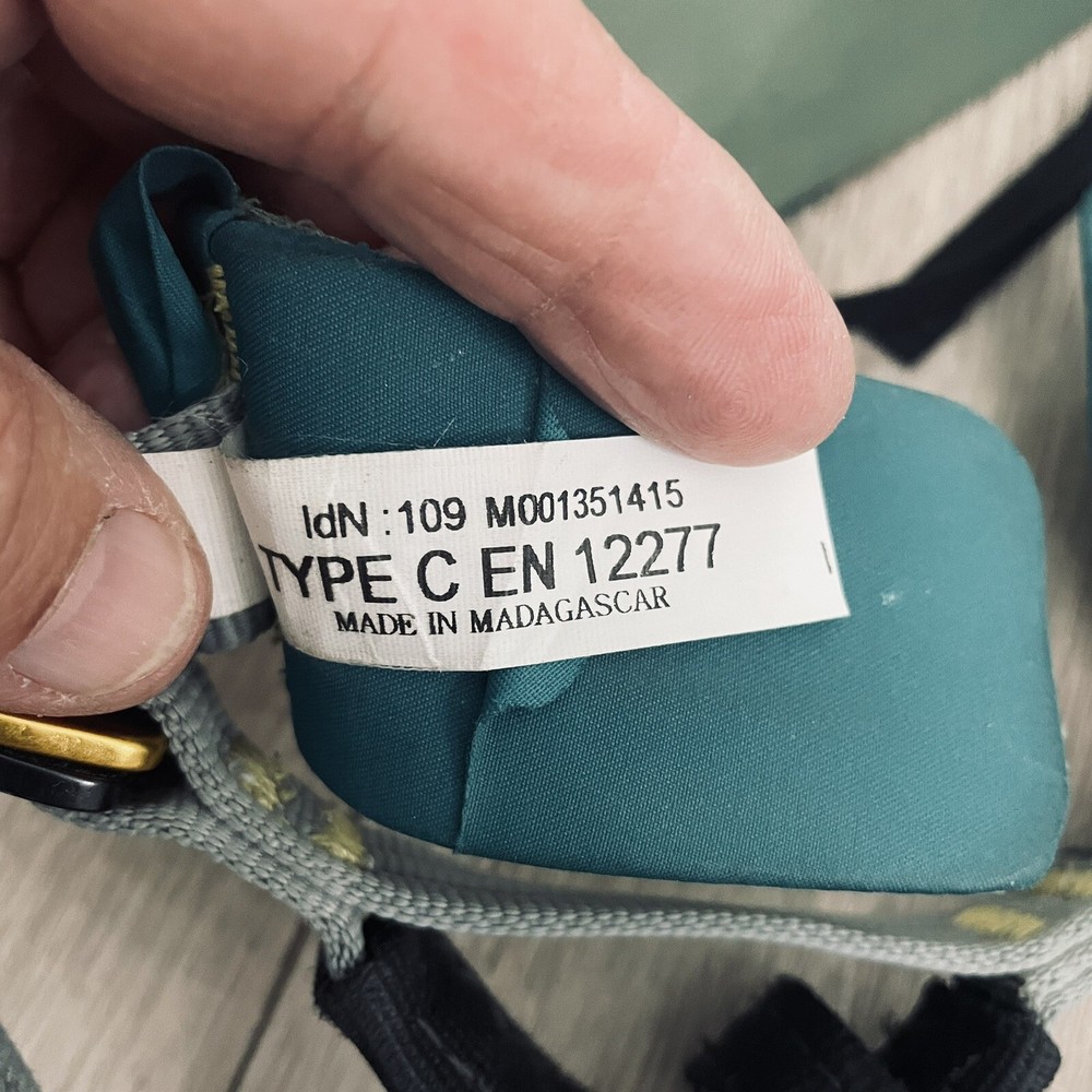 Edelweiss Climbing Harness Medium?