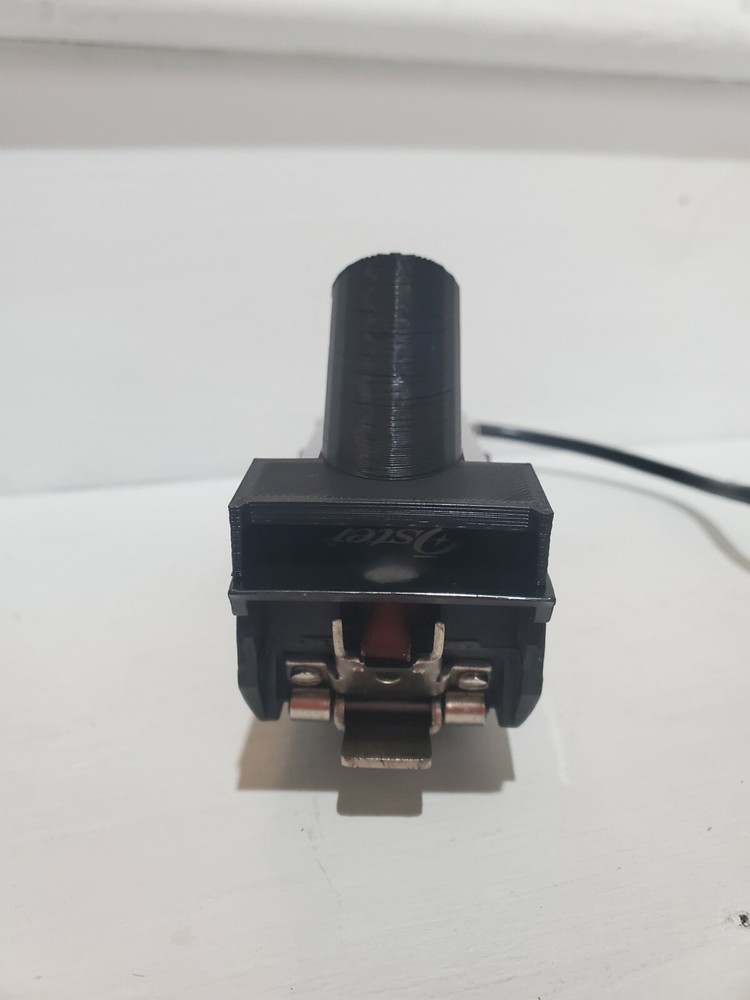 Oster 111 Clipper Vacuum Attachment, BLACK