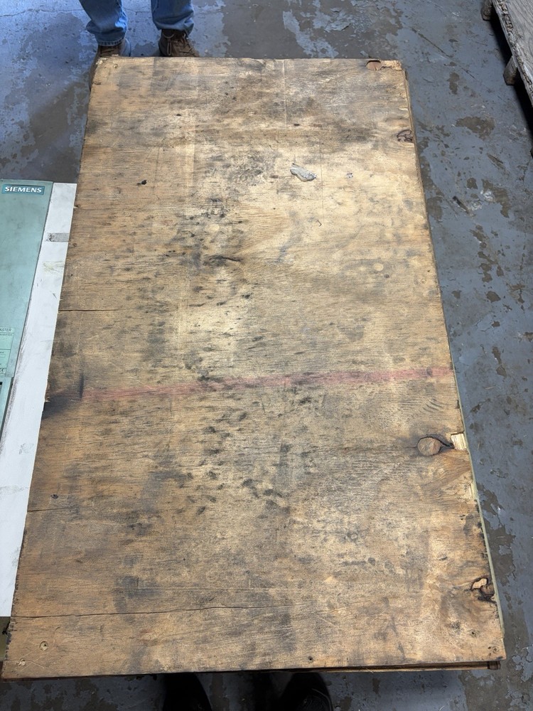 LENZE EVS9332-ES Servo driver frequency converter USED