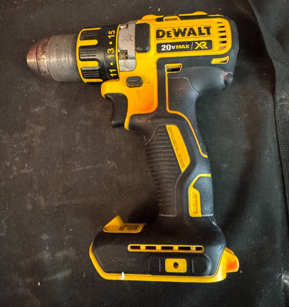 DEWALT DCD790 20-volt max 1/2-in drill/driver (Tool Only)