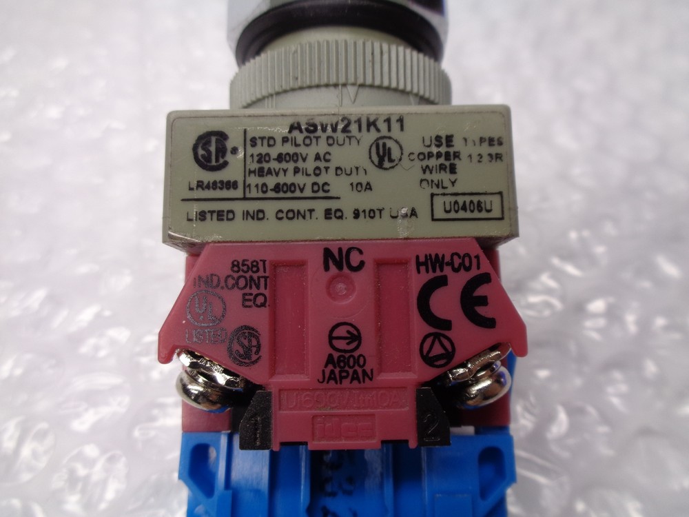 IDEC ASW21K11 SELECTOR SWITCH W/KEYS NSNP
