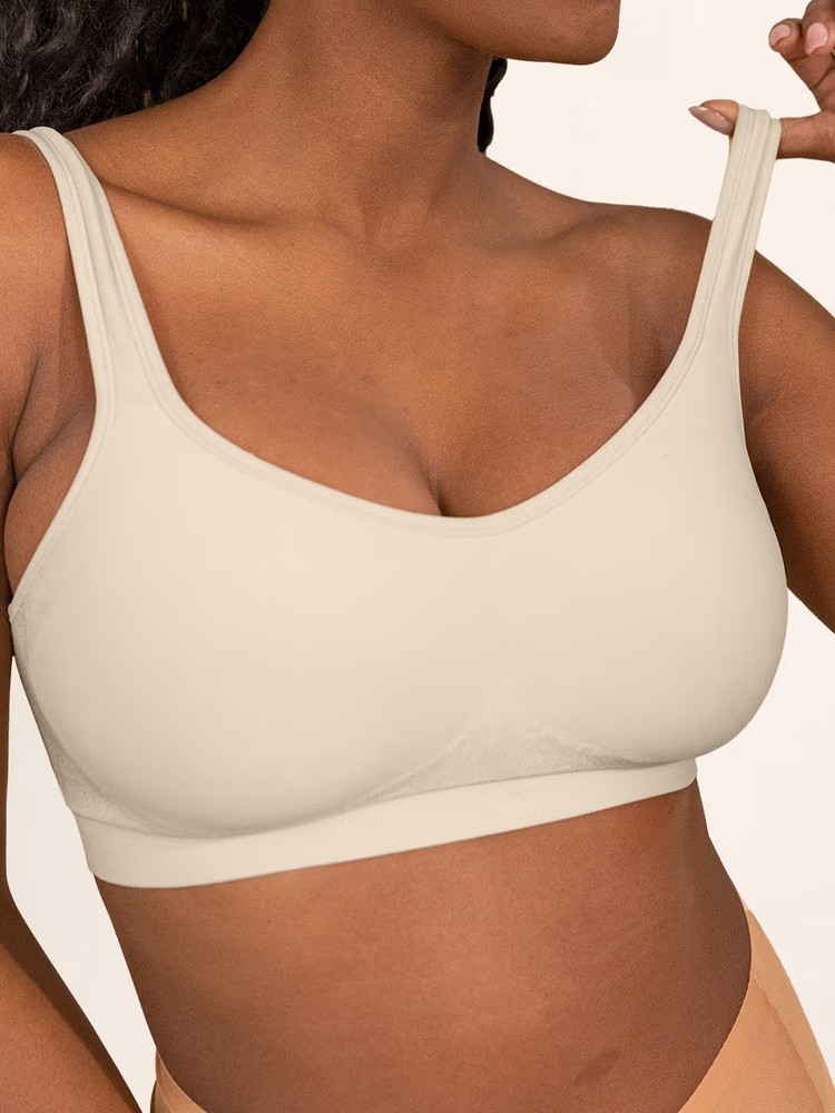 NWT Truekind® Daily Comfort Wireless Shaper Bra