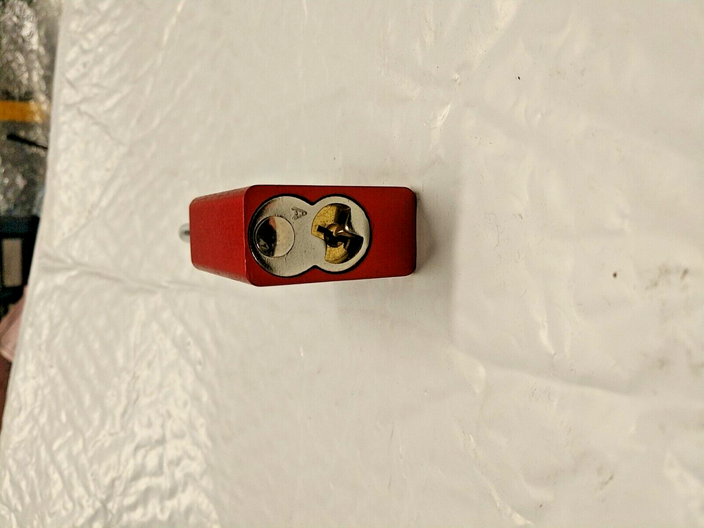 American Lock 1100 Series Padlock-A1106Red W/2Keys