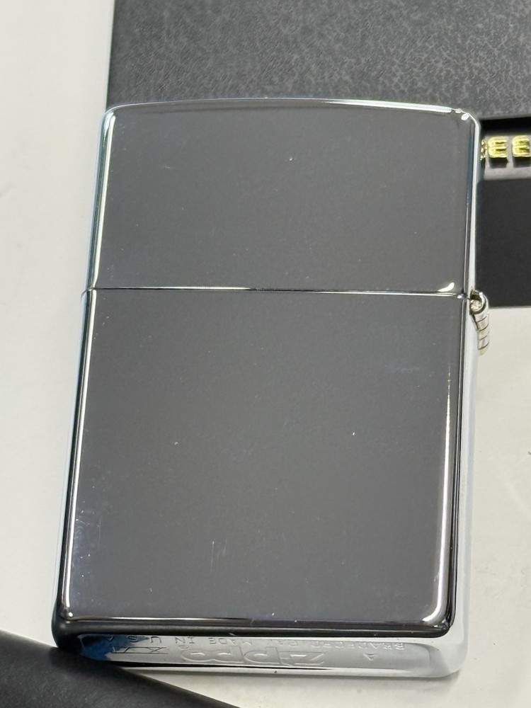 ZIPPO 2000 ZI RED SHIELD POLISHED CHROME LIGHTER UNFIRED IN BOX 787