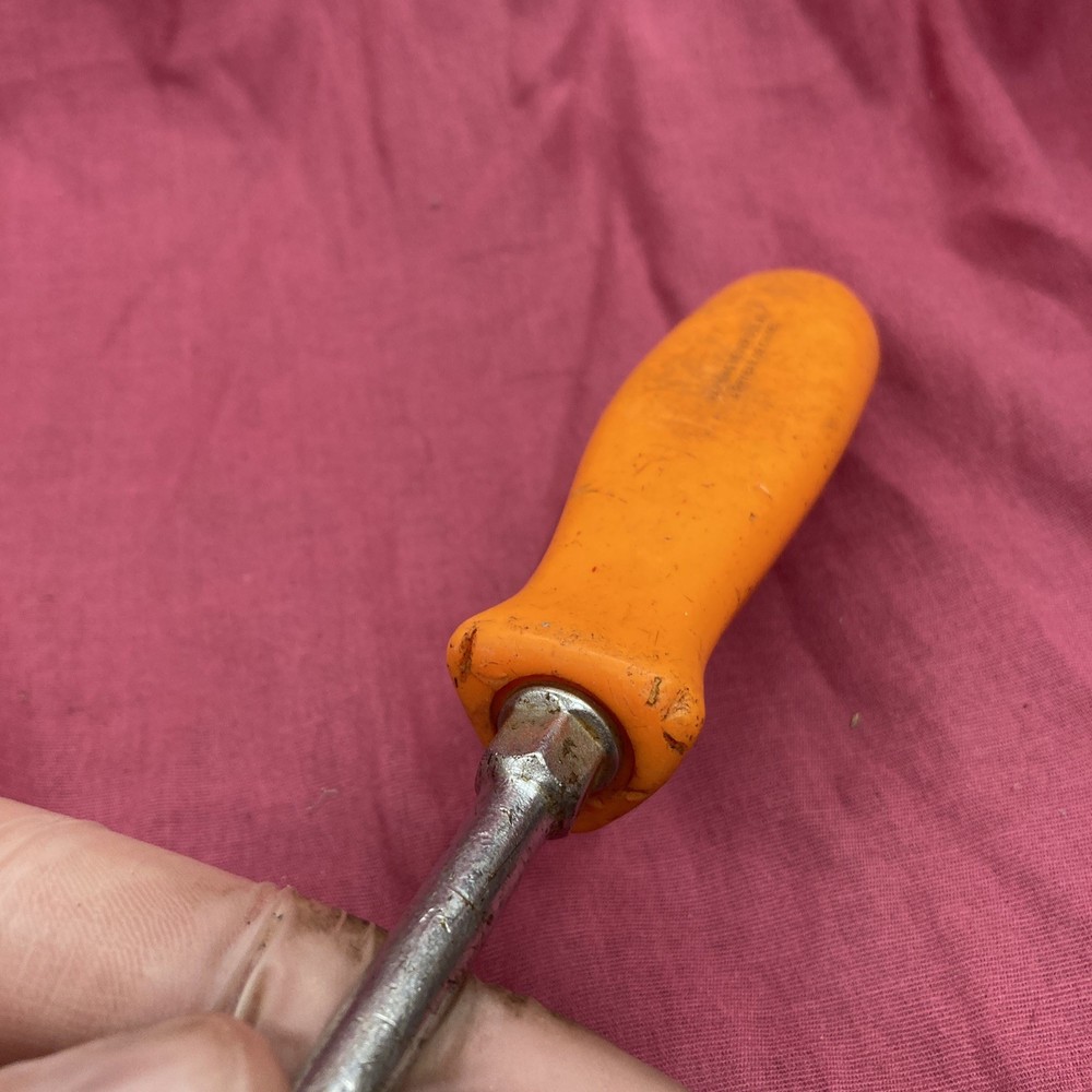 Snap On Tools VINTAGE STD6 Slotted Flat Tip Tri-Lobe Triangle ORANGE Screwdriver