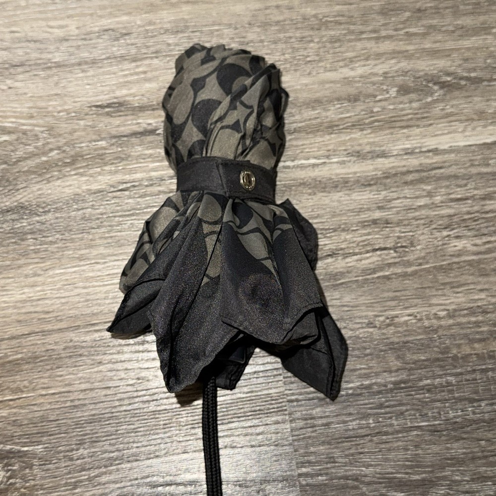 Coach UV Signature Mini Compact Foldable Umbrella w/ Strap-Graphite/Black