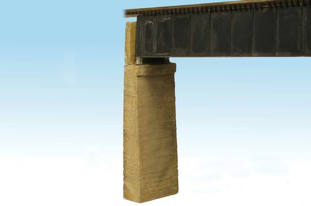 Monroe Models HO Bridge Abutment Board-Formed Poured Concrete pkg(2) 124