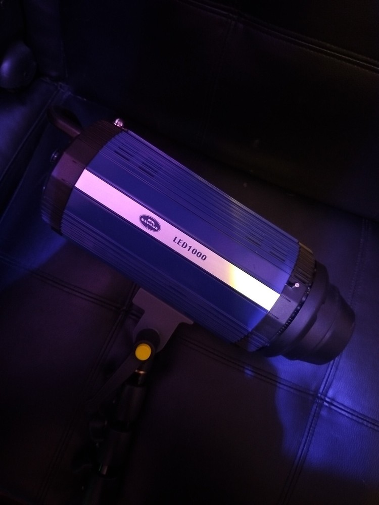 LED Digital Light Savage LED 1000