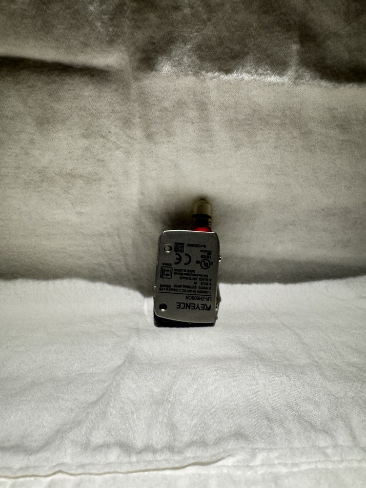 KEYENCE Rectangular laser Sensor LR-ZH500CN Unshielded DC 500mm