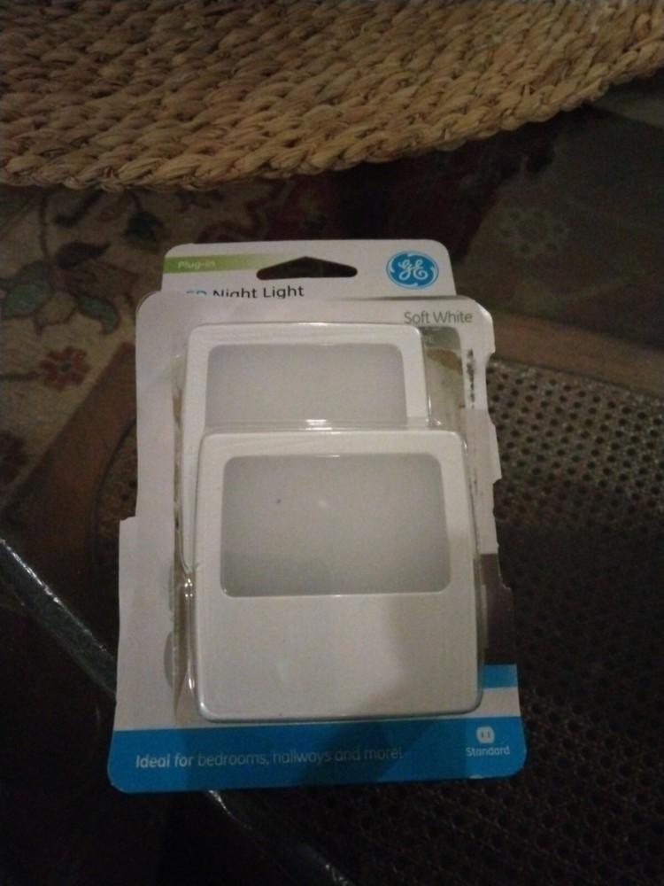 Jasco GE 11311 Night Light Automatic Plug-in LED White Always On