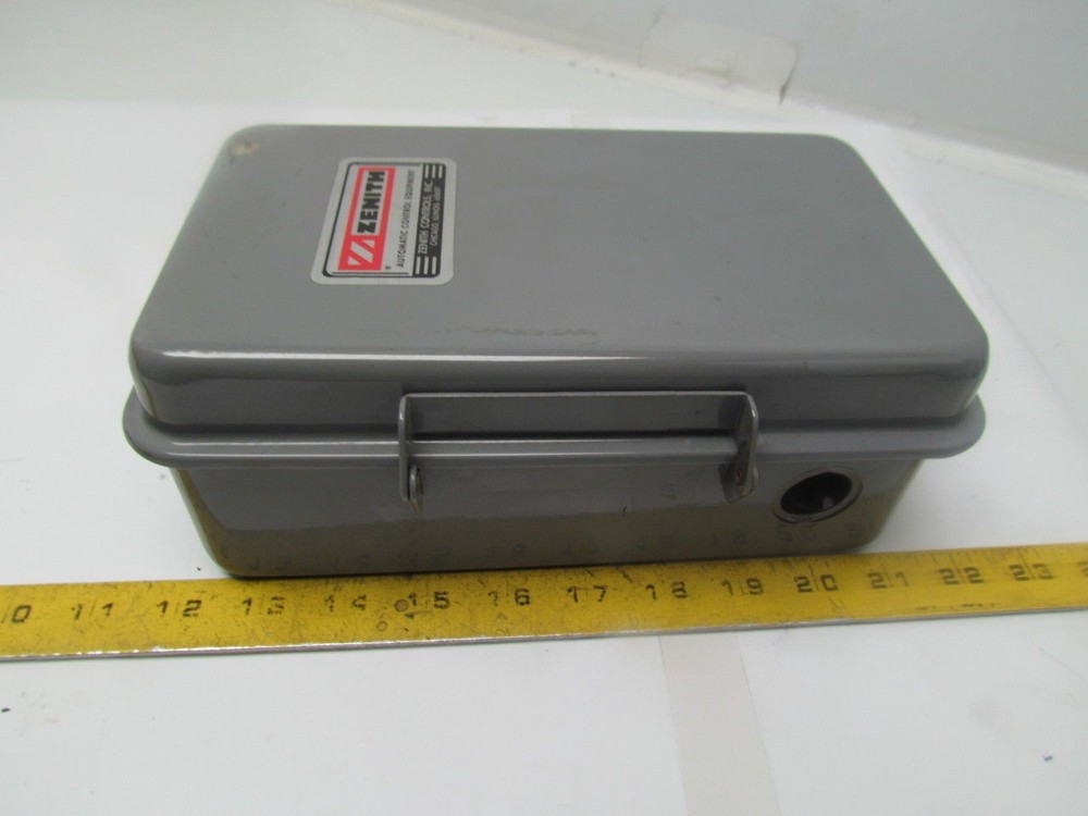 Zenith Controls 2496 FR-R 10A 120V 24hr Programable Timer Wall Mount