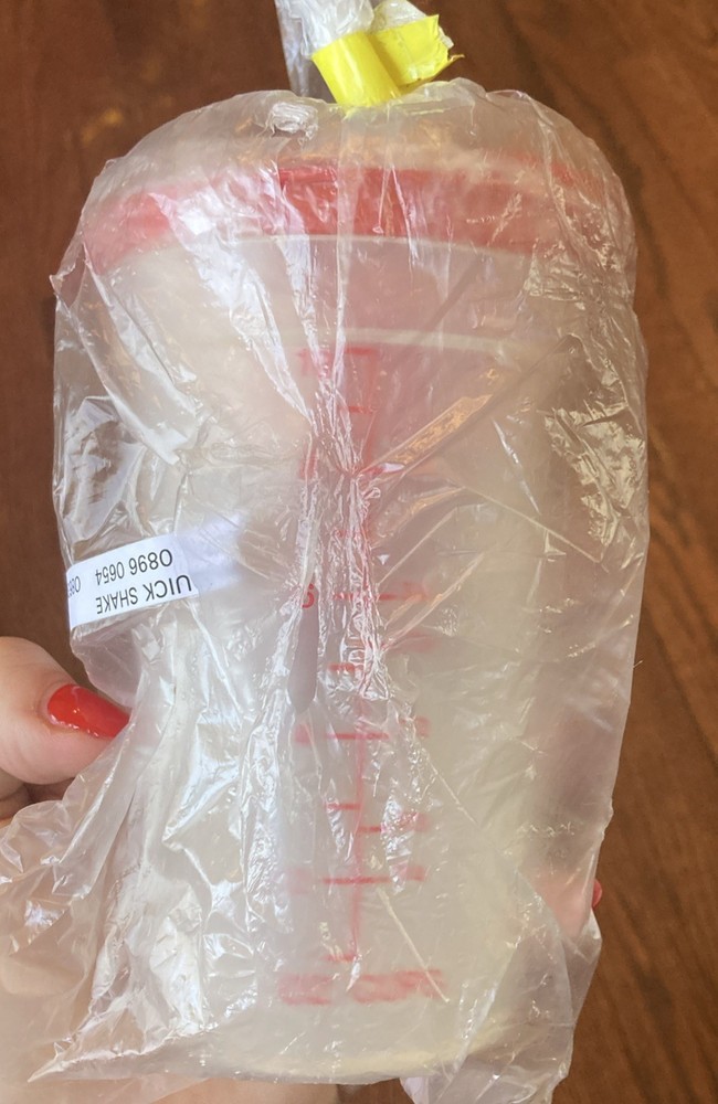 Tupperware Mini Quick Shake Container new Shaker Measure Cup