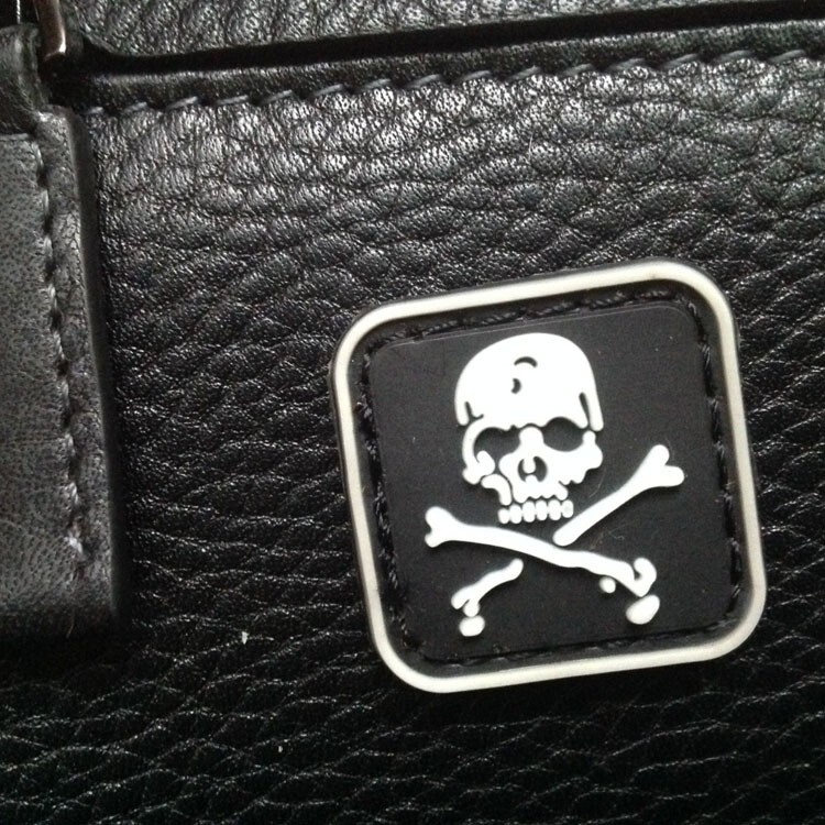 2 PCS MINI 3D PVC DEVIL DEATH PIRATE BONE SKULL FLAG RUBBER HOOK LOOP PATCH GLOW