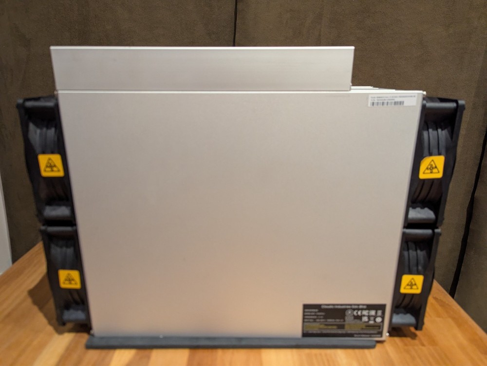 Bitmain Antminer S19JPro+ 117TH