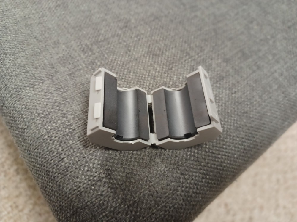 FEELUX BNF-18 Split Ferrite Core EMI Interference Filter Round Cable Clamp