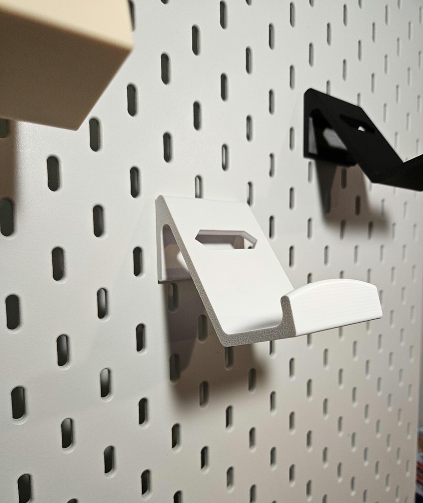 Universal Headphone and Controller Mount for Ikea Skadis Pegboards