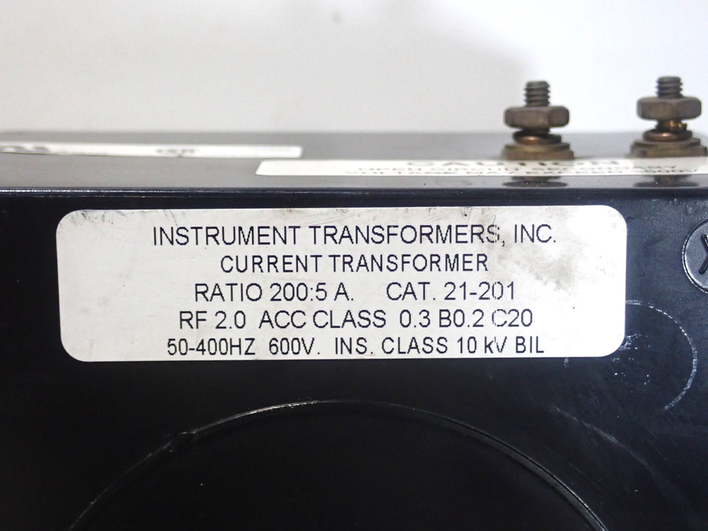 Instrument Transformers 21-201 Ratio 200:5 A 600 Volt Current Transformer