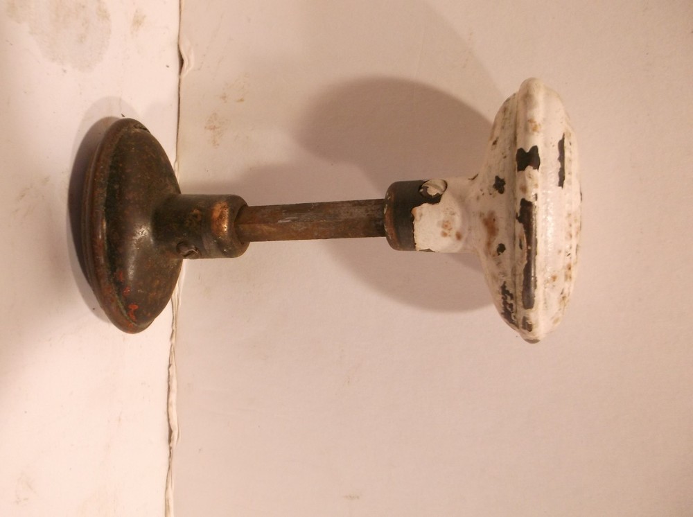3 OVAL METAL DOOR KNOBS w/2 spindles Restoration Projects Possibly (Copper?)