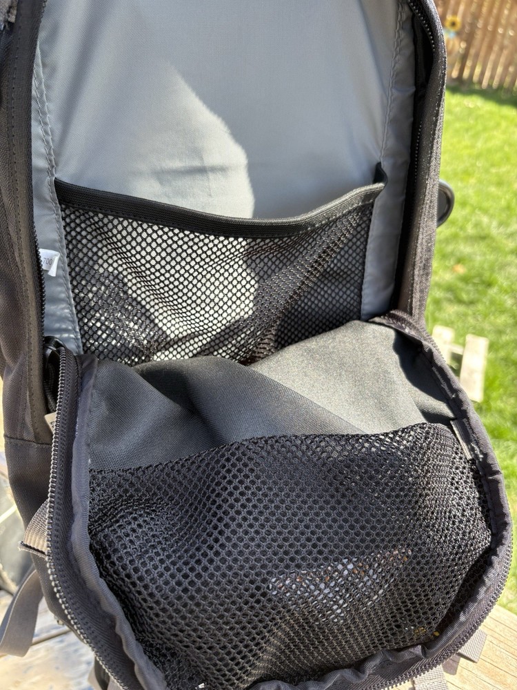 Dakine Heli Pack Ski Snowboard Backpack Black New Condition