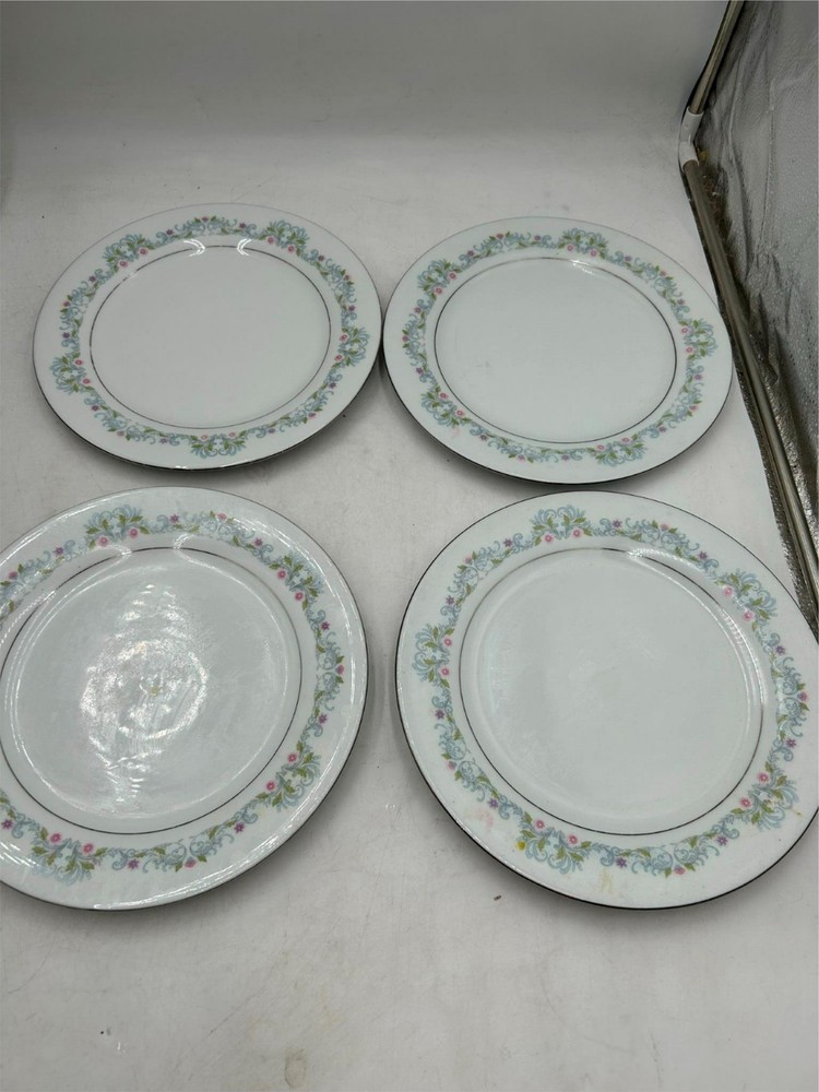4) CROWN MING   WINDSOR    DINNER PLATES
