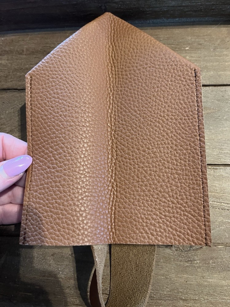 Carrot's Den Square Leather Tissue Box Cover Camel