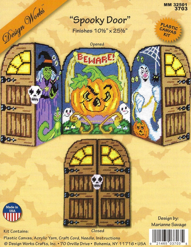 SPOOKY DOOR TABLE DECOR  7ct plastic canvas  PATTERN  (#TF0636)