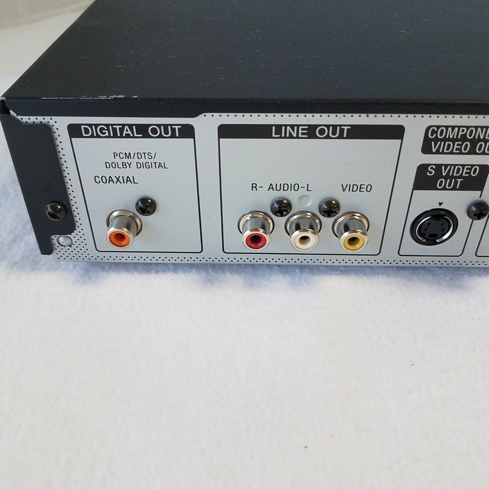 Sony DVD/CD/Video CD Compact Disk Digital Video Player MP3 Playback Precision Dr