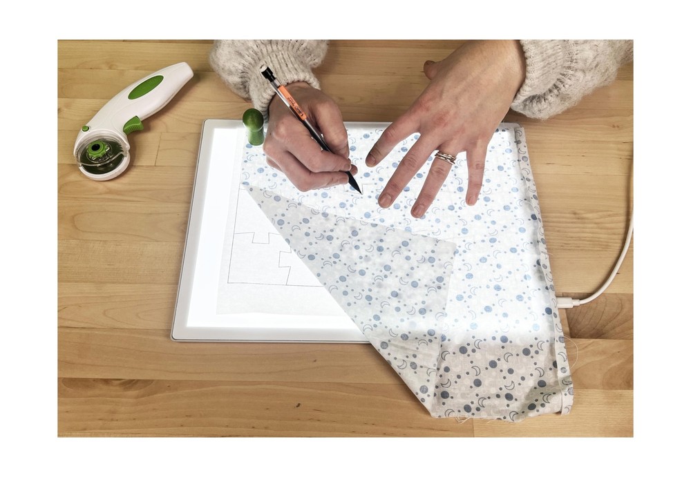 CutterPillar Glow Elite Mini (10" x 13")