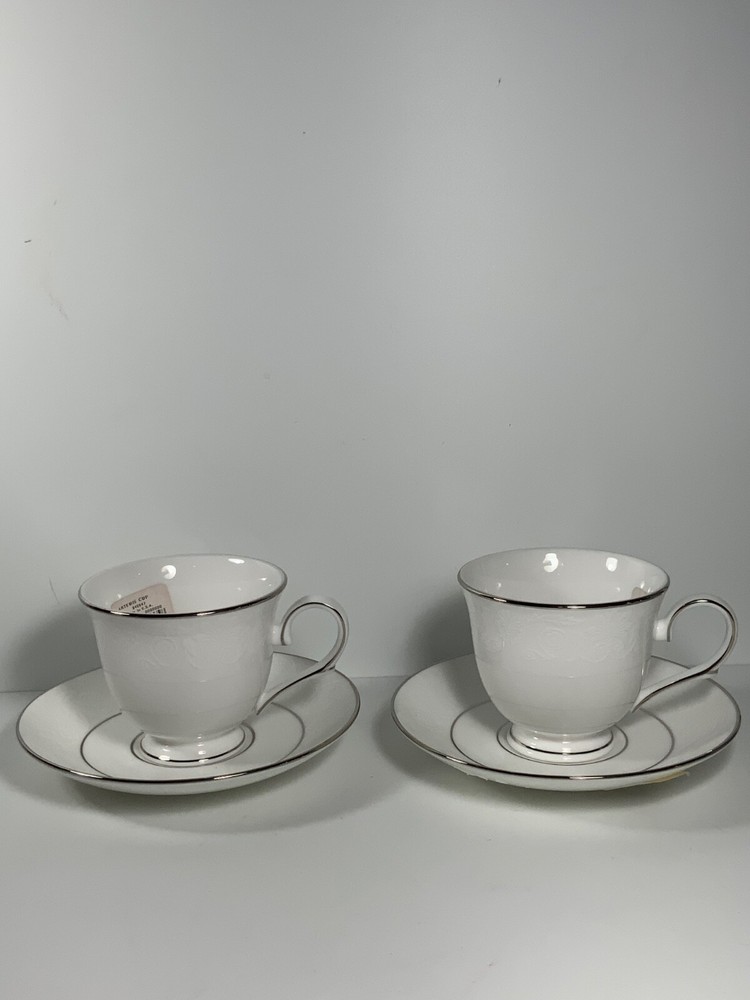 Lenox Artemis 7 Piece Platinum Rim Place Setting with Box