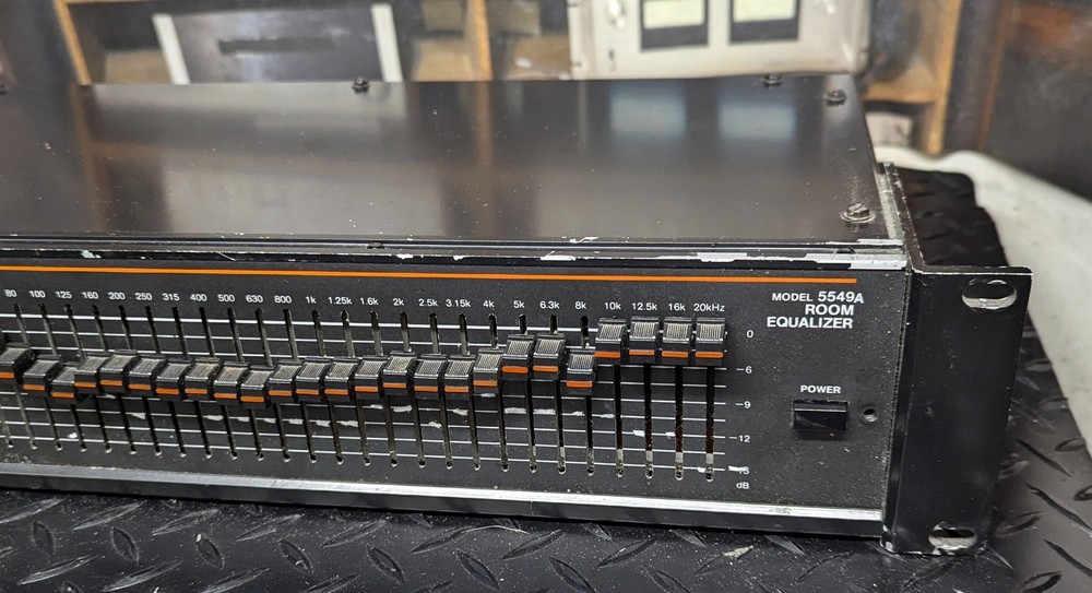 JBL UREI room equalizer 5549A with rack mounting tabs