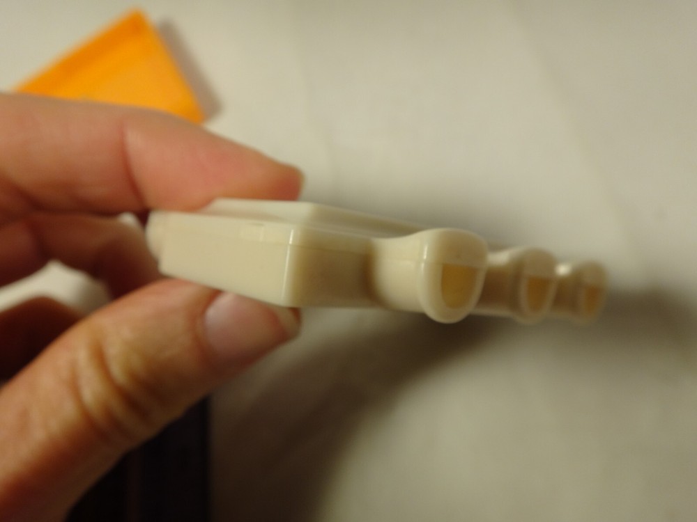 Vintage Bee Pitch Pipe Instrument Tuner with Partial Plastic Case Tested Working