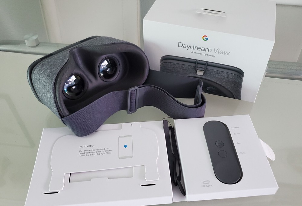 Google Daydream View - VR Headset model D9SHA Controller model D9SCA