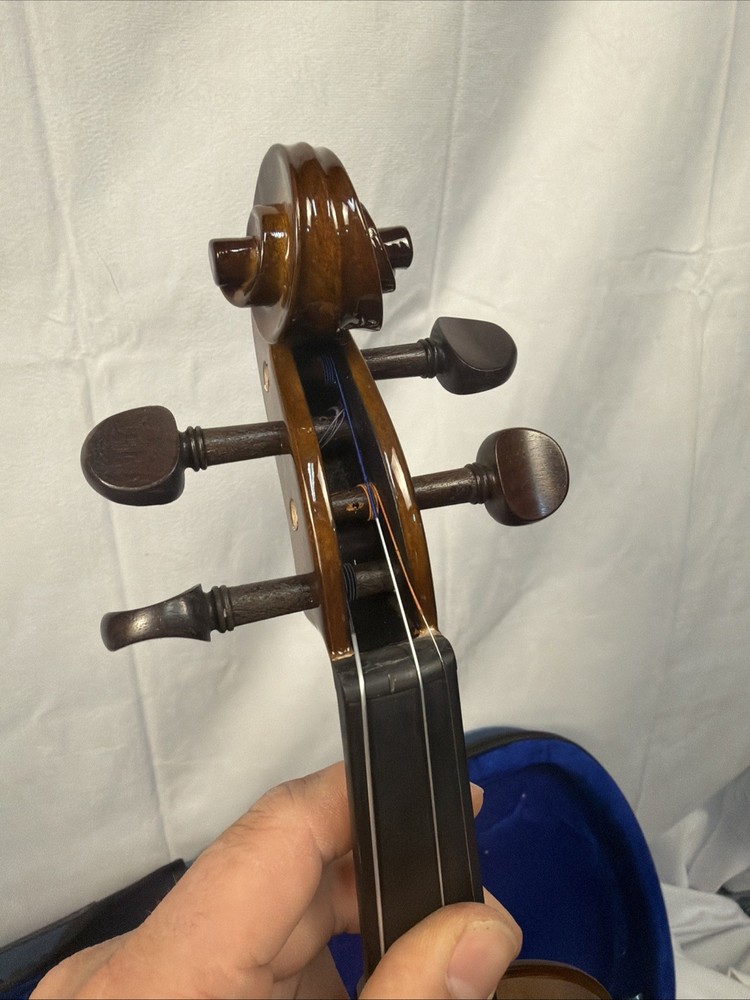 Stentor 1400 Stentor Student 4/4 Violin with Case & Bow Missing String