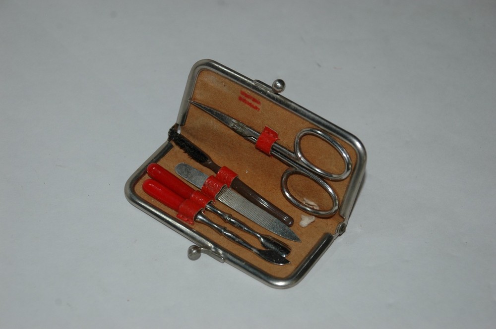 Vintage Manicure set Leatherette Case (SD5)