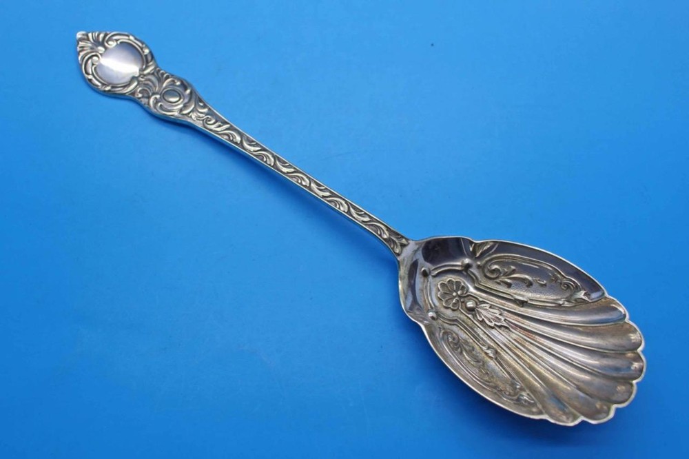 VINTAGE LARGE SERVING ORNATE SPOON (E.P.N.S.)
