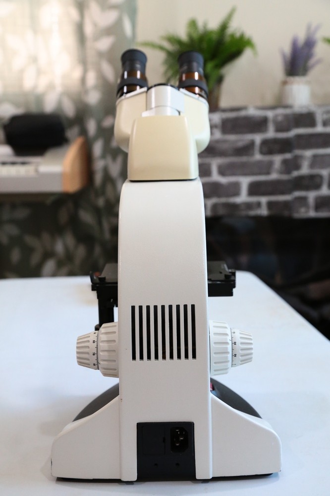 Leica DME Biological Microscope with C PLAN & N PLAN Objectives 2.5x/4x/10x/40x