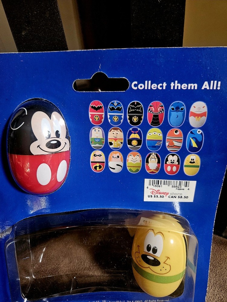 NEW DISNEY JIGGLE BEANS MICKEY MOUSE AND PLUTO COLLECTIBLE