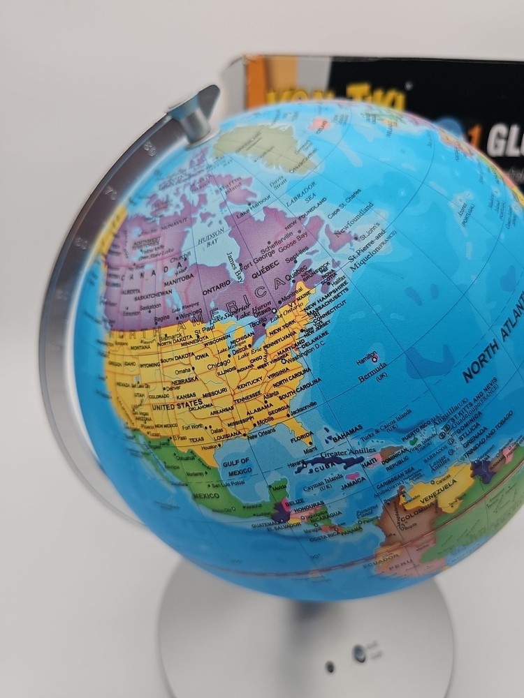 Kon-Tiki Interactive 2 In 1 Globe Earth & Illuminated Constellations Night Light