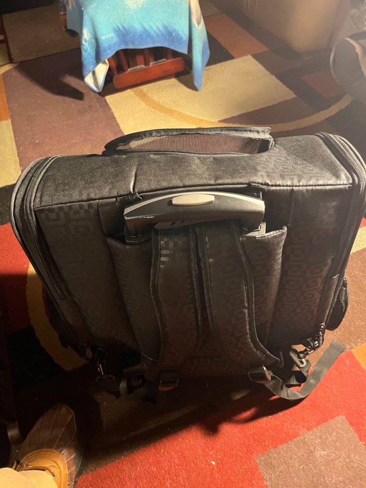 Gen7Pets G2116BG RC1000 Medium Roller Pet Carrier- Black Geometric PREOWNED