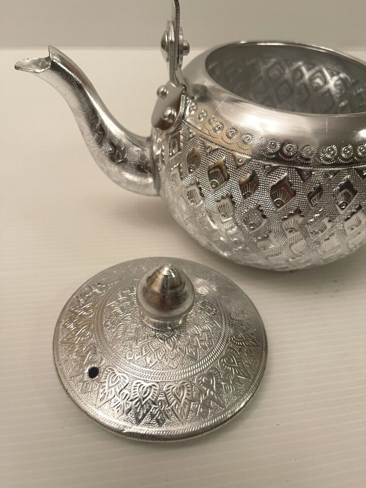 Vintage Style Thai Design Tea Kettle &Top Handle Silver Embossed Alumium & 2cups