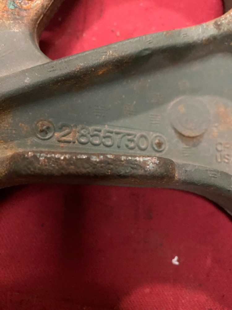 VOLVO / Engine MOTOR MOUNT BRACKET 21855730