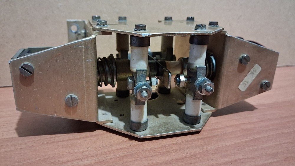 24v SWITCH - - RF AMPLIFIER ANTENNA TUNER