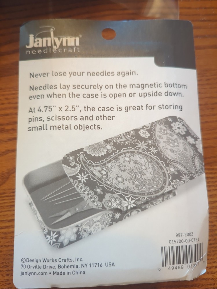 Magnetic Storage Case, Blue Paisley