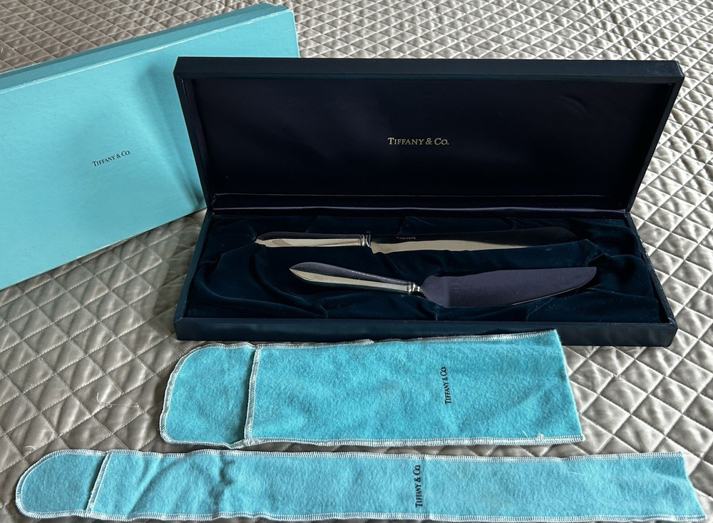 TIFFANY & CO. Faneuil Pattern Sterling Silver Handle Cake Knife & Server Set
