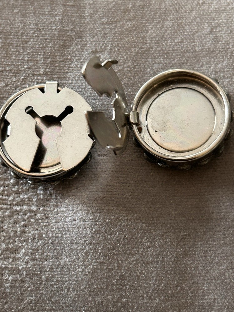 Vintage Set Of 6 Button Covers Various Patterns And Sizes