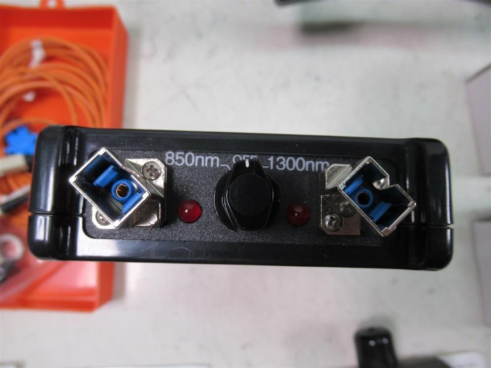 Corning Fiber Optic Optical Source OS-100D-52 & Optical Meter OM-210 Siecor