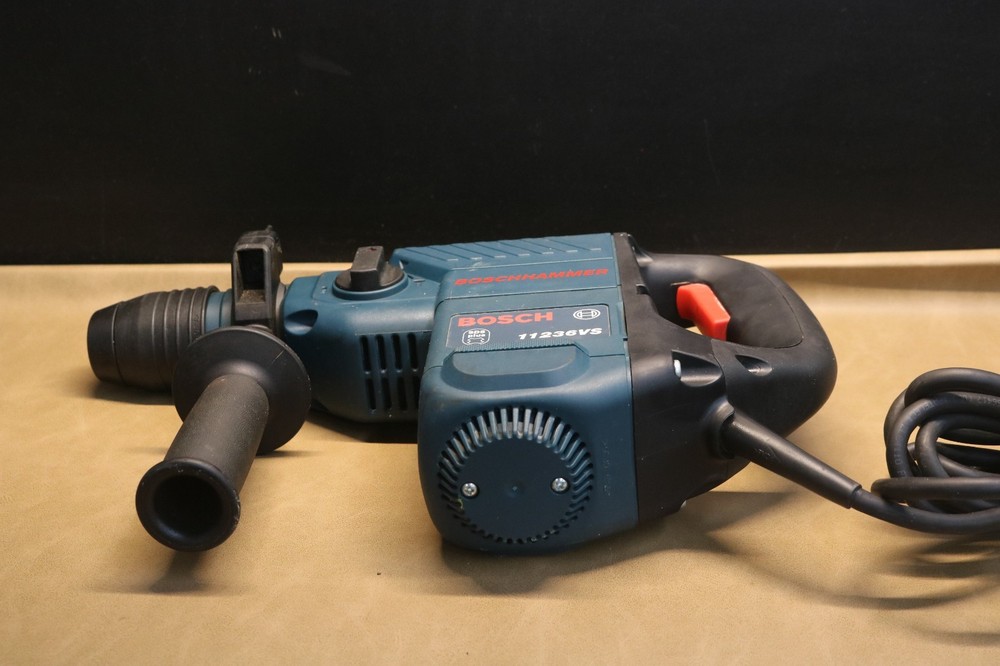 Bosch 11236VS Rotary Hammer Drill with case and bits