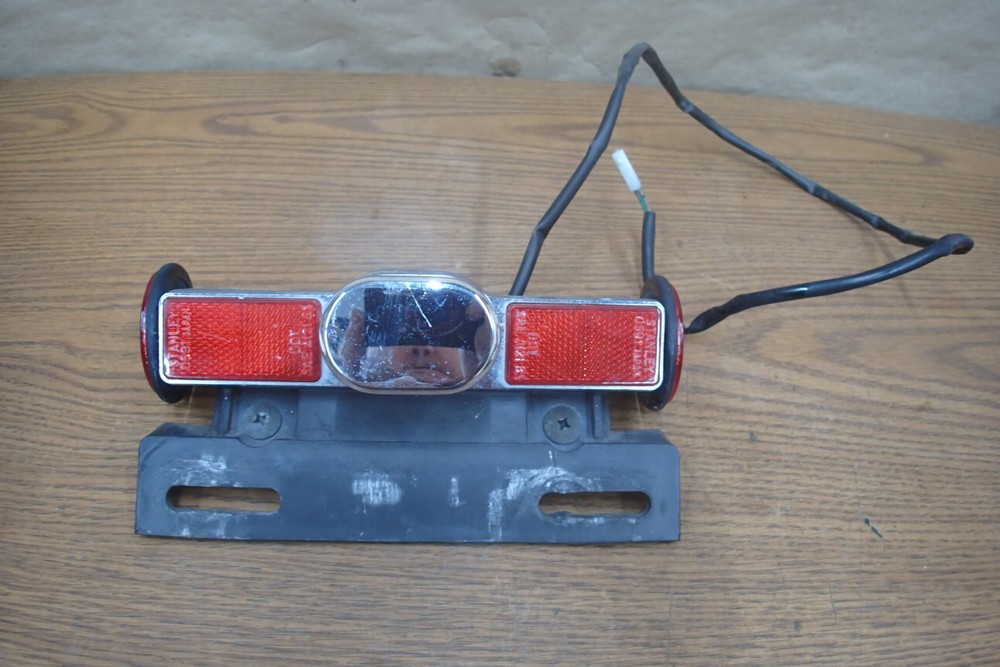 2006 HONDA SHADOW VT600CD LICENSE PLATE TAG LIGHT MOUNT ASSY
